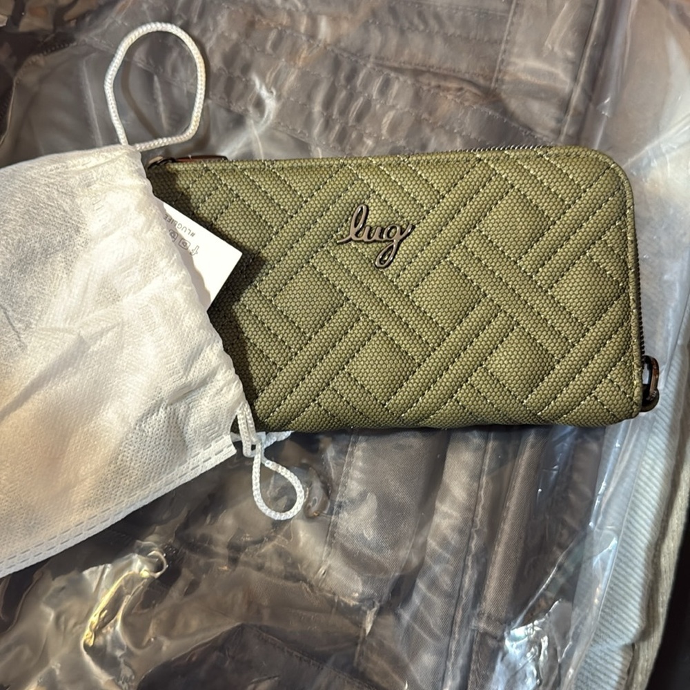 Whirly Matte Luxe Wristlet Wallet NWT Olive Green - Picture 6 of 6